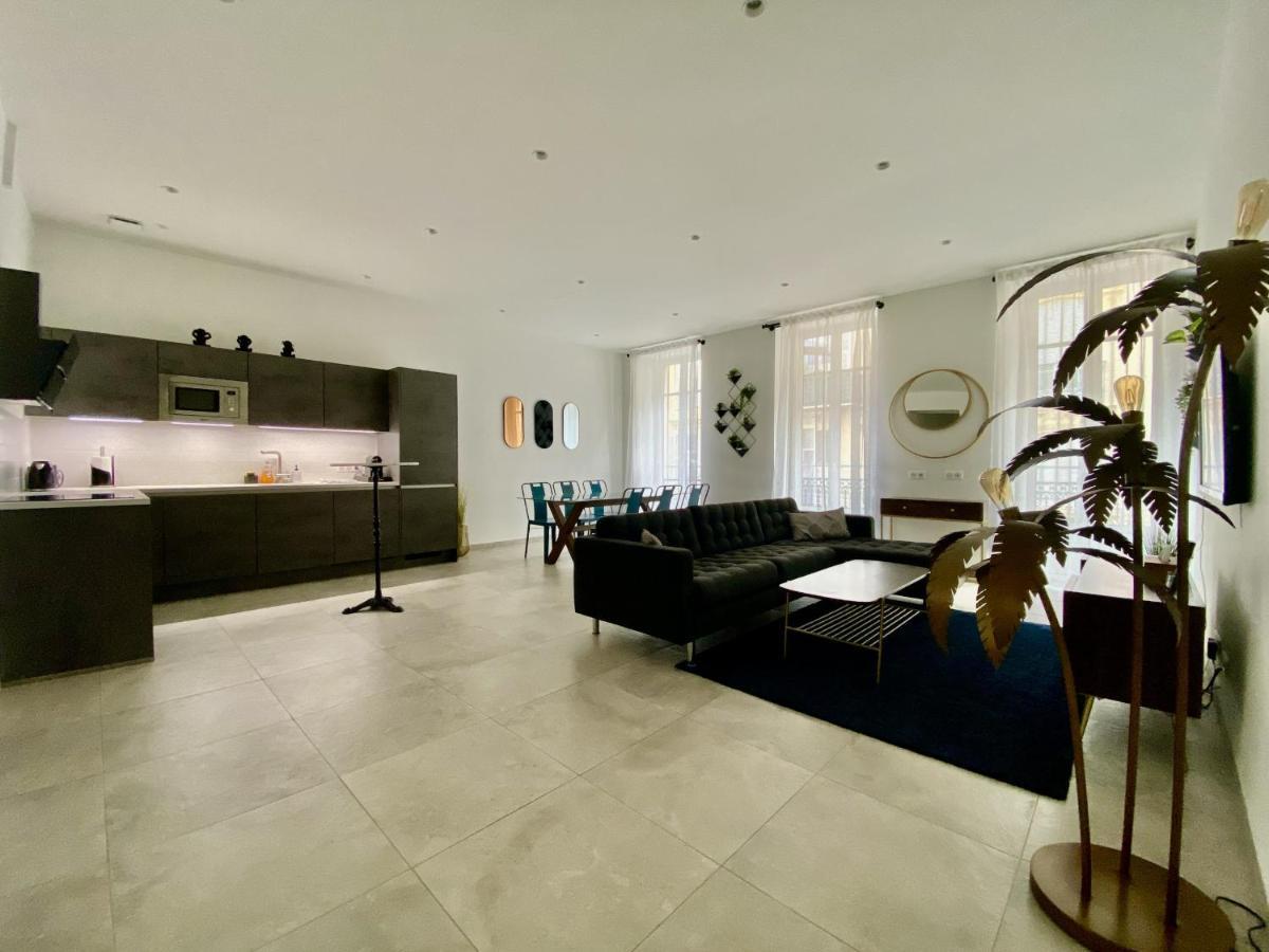 Urban 5 Apartment *